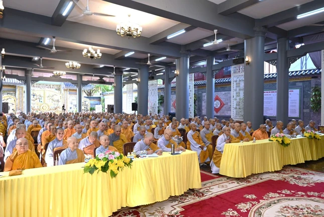 Gần 600 chư Ni tham dự Khóa bồi dưỡng Luật học tại chùa Vạn Phước