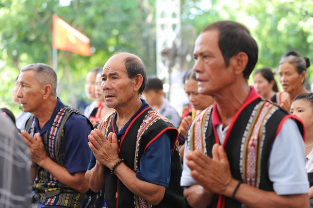 Lắng nghe lời thầy