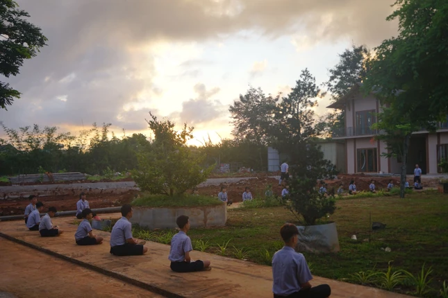 Tĩnh tọa