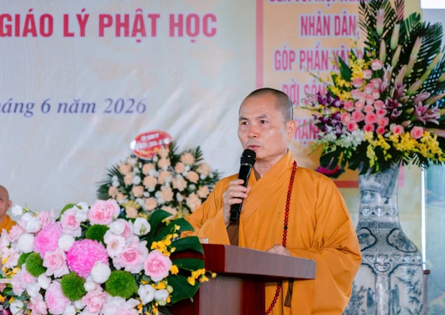 Thượng tọa Thích Minh Thuận phát biểu khai mạc