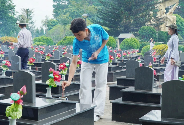 Đời đời nhớ ơn các anh hùng liệt sĩ đã vị quốc vong thân