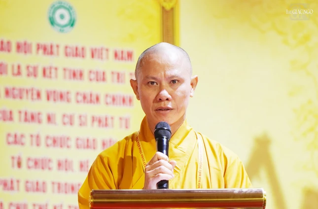 Thượng tọa Thích Nguyên Minh phát biểu khai mạc