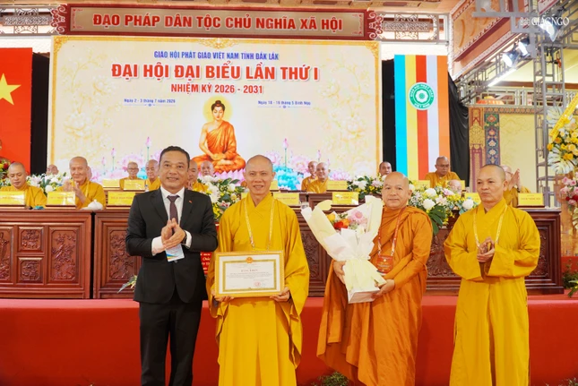 Nhận Bằng khen của UBND tỉnh Đắk Lắk