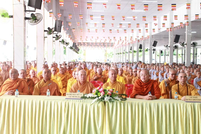 Chư tôn đức tham dự