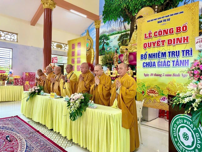 Niệm Phật cầu gia hộ