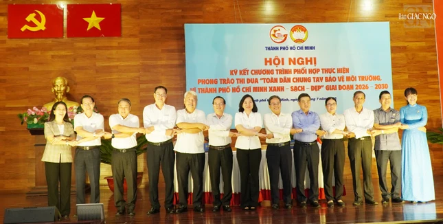 Đại diện UBND và Ủy ban MTTQVN TP.HCM thể hiện quyết tâm cùng nhau chung tay bảo vệ môi trường, vì Thành phố xanh, sạch, đẹp Đại diện UBND và Ủy ban MTTQVN TP.HCM thể hiện quyết tâm cùng nhau chung tay bảo vệ môi trường, vì Thành phố xanh, sạch, đẹp
