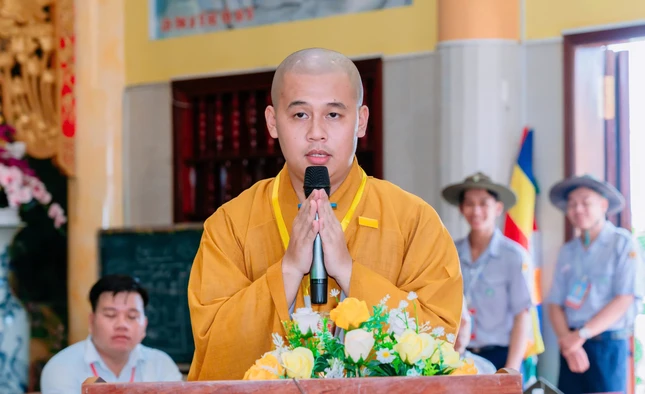 Đại đức Thích Thiện Tịnh phát biểu khai mạc Đại đức Thích Thiện Tịnh phát biểu khai mạc