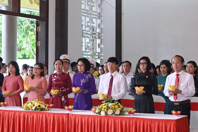 Đại diện chính quyền