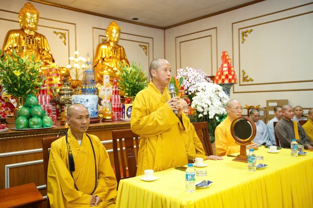 Thượng tọa Thích Minh Nghiêm phát biểu tri ân Thượng tọa Thích Minh Nghiêm phát biểu tri ân