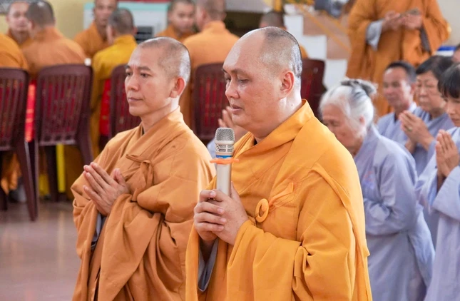 Thượng tọa Thích Thiện Chơn tác bạch Thượng tọa Thích Thiện Chơn tác bạch