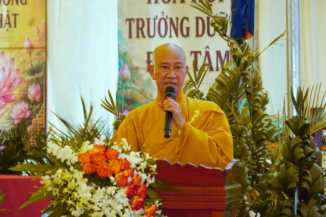 Thượng tọa trụ trì chùa Quang Minh phát biểu tri ân