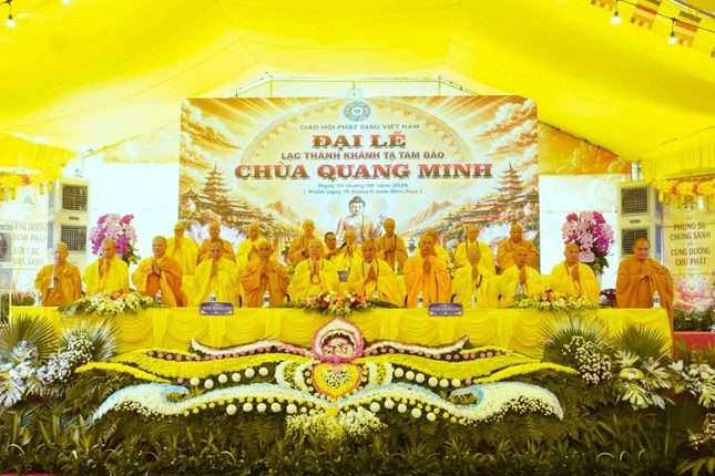 Chư tôn đức chứng minh