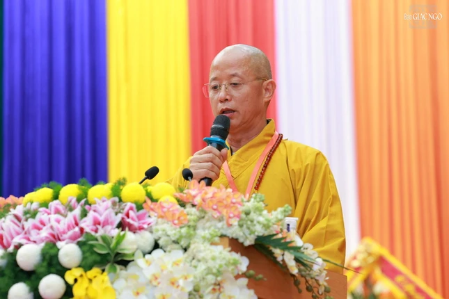 Thượng tọa Thích Minh Nghiêm phát biểu khai mạc