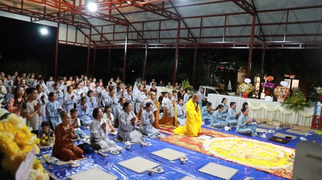 Lắng đọng đêm thiền trà