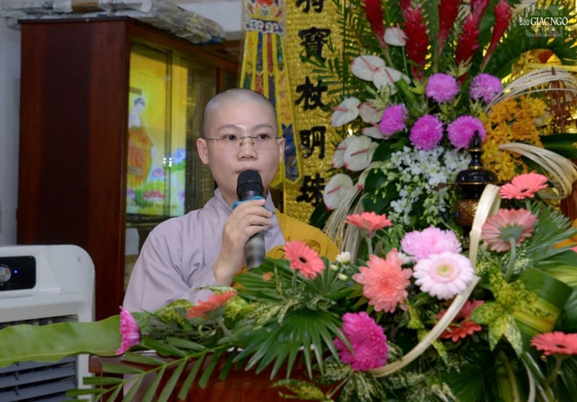 Dẫn chương trình buổi lễ