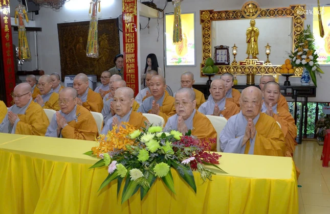 Chư Ni chứng minh lễ