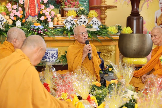 Hòa thượng Thích Giác Trí đạo từ chứng minh Hòa thượng Thích Giác Trí đạo từ chứng minh