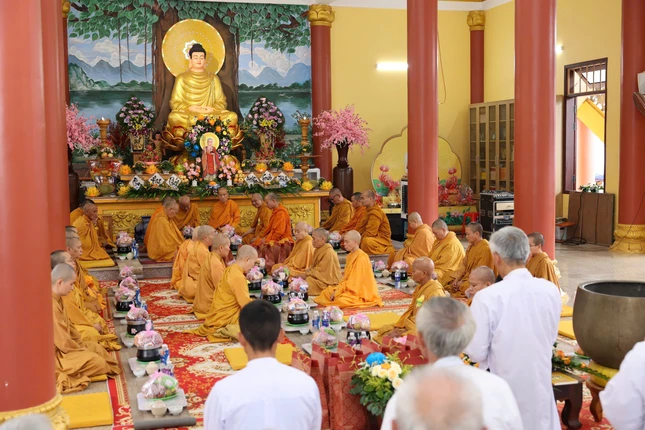 Chư tôn đức Giáo đoàn III hệ phái Khất sĩ chứng minh Chư tôn đức Giáo đoàn III hệ phái Khất sĩ chứng minh