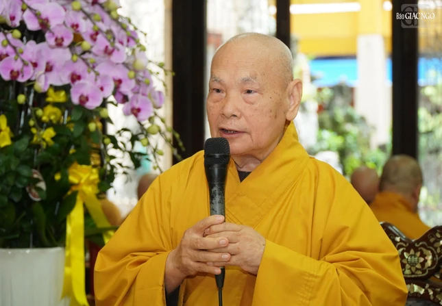 Trưởng lão Hòa thượng Thích Thiện Nhơn ban đạo từ chứng minh