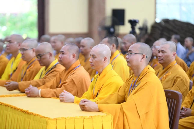 Chư Tăng tham dự Chư Tăng tham dự