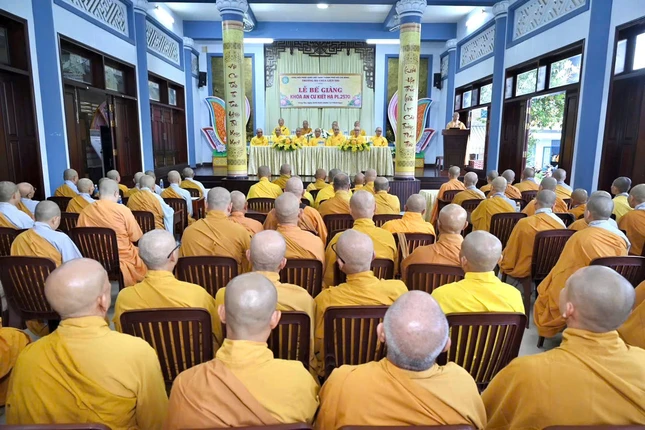 Lễ bế giảng khóa An cư kiết hạ 2 trường hạ Liên Trì và Vạn Phước