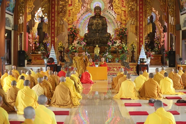 Trang nghiêm khóa lễ
