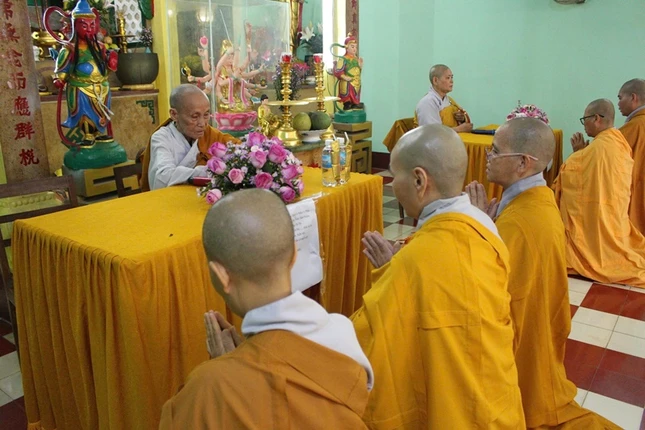 Lễ Tự tứ kết thúc mùa An cư kiết hạ tại chùa Bình Quang