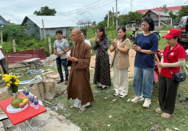 Lễ khởi công công trình giếng khoan