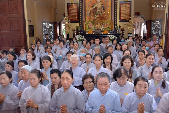 Đông đảo Phật tử TP.HCM về chùa Ấn Quang tưởng niệm Hòa thượng Thích Nhật Quang Đông đảo Phật tử TP.HCM về chùa Ấn Quang tưởng niệm Hòa thượng Thích Nhật Quang