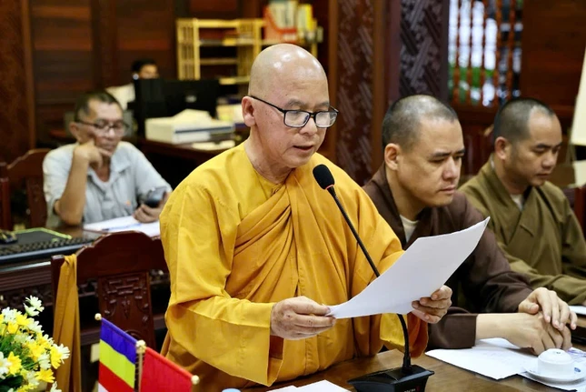 Thượng tọa Thích Giác Phổ phát biểu tại buổi họp Thượng tọa Thích Giác Phổ phát biểu tại buổi họp