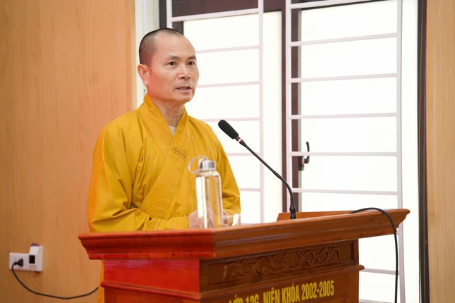 Thượng tọa Thích Minh Thuận phát biểu Thượng tọa Thích Minh Thuận phát biểu