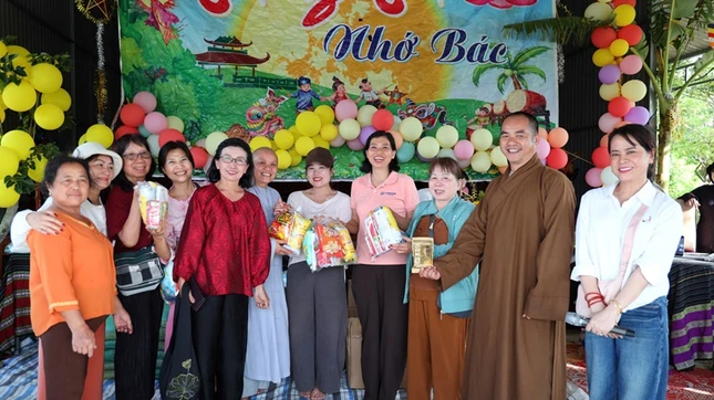 Niềm vui Trung thu cho các em thiếu nhi