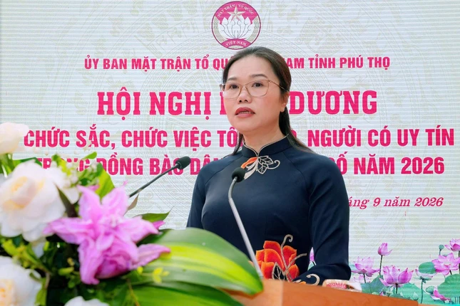 Bà Bùi Thị Minh, Phó Bí thư Tỉnh ủy, Chủ tịch Ủy ban MTTQVN tỉnh Phú Thọ phát biểu tại hội nghị Bà Bùi Thị Minh, Phó Bí thư Tỉnh ủy, Chủ tịch Ủy ban MTTQVN tỉnh Phú Thọ phát biểu tại hội nghị