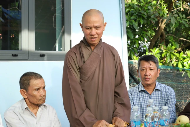 Thượng tọa Thích Nguyên Minh phát biểu Thượng tọa Thích Nguyên Minh phát biểu