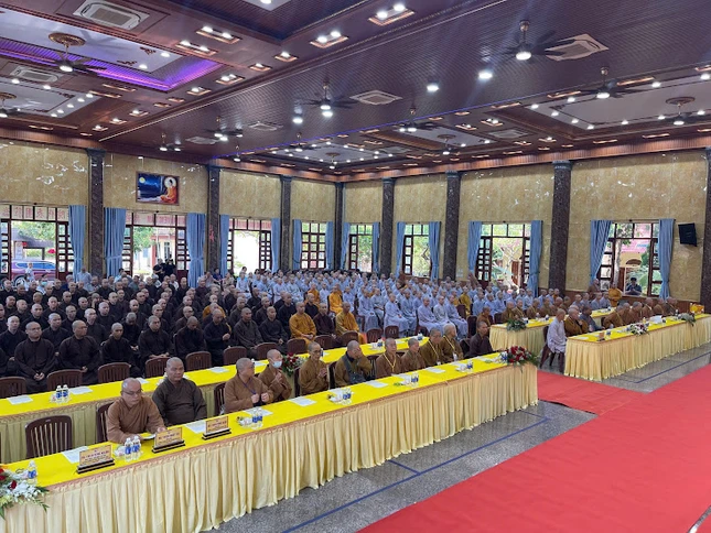 Chư tôn đức, Tăng Ni sinh