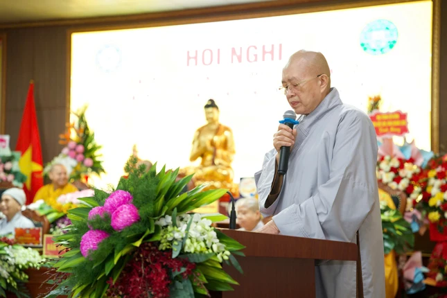 Ni trưởng Thích Đàm Lan Ni, đại diện Phân ban Ni giới Trung ương ban đạo từ