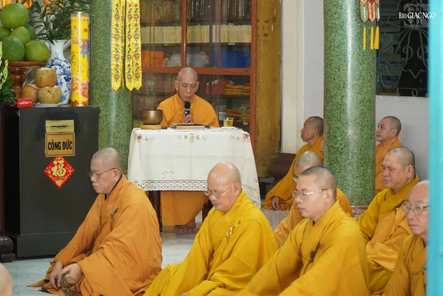 Lắng nghe giới
