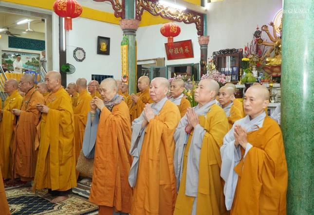 Chư Tăng Ni các phường: Hạnh Thông, Gò Vấp, Thông Tây Hội, An Nhơn, An Hội Tây và An Hội Đông tưởng niệm Hòa thượng Thích Bửu Đăng Chư Tăng Ni các phường: Hạnh Thông, Gò Vấp, Thông Tây Hội, An Nhơn, An Hội Tây và An Hội Đông tưởng niệm Hòa thượng Thích Bửu Đăng