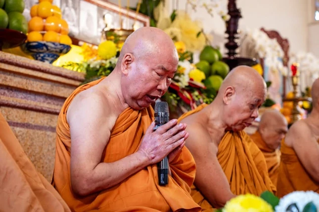 Hòa thượng Thích Giác Pháp đọc nội quy khóa tu Hòa thượng Thích Giác Pháp đọc nội quy khóa tu