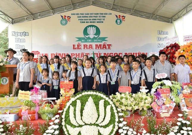 Ra mắt Gia đình Phật tử Ngọc Nhiên Ra mắt Gia đình Phật tử Ngọc Nhiên