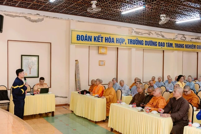 Học lý thuyết