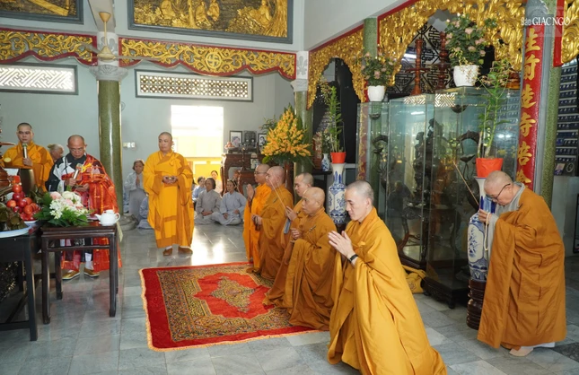 Trang nghiêm khóa lễ tưởng niệm húy nhật Trưởng lão Hòa thượng Thích Định Quang