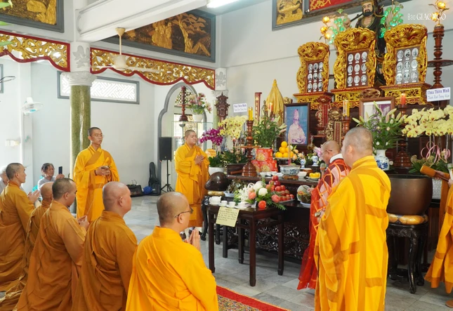 Trang nghiêm khóa lễ tưởng niệm húy nhật Trưởng lão Hòa thượng Thích Định Quang