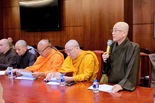 Chư tôn đức các phân ban báo cáo công tác nhân sự