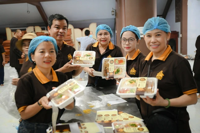 Những hộp cơm được chuẩn bị chu đáo Những hộp cơm được chuẩn bị chu đáo