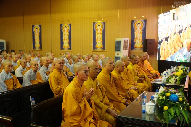 Chư tôn đức tham dự Chư tôn đức tham dự