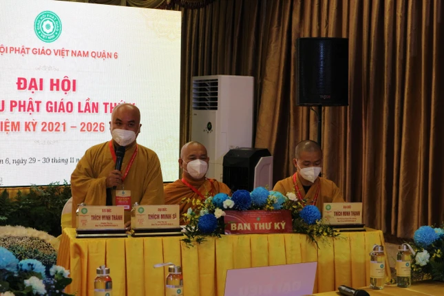 Đại đức Thích Minh Thành báo cáo văn kiện, trình dự thảo phương hướng hoạt động nhiệm kỳ 2021-2026 Đại đức Thích Minh Thành báo cáo văn kiện, trình dự thảo phương hướng hoạt động nhiệm kỳ 2021-2026