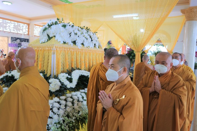 Thành tâm tưởng niệm