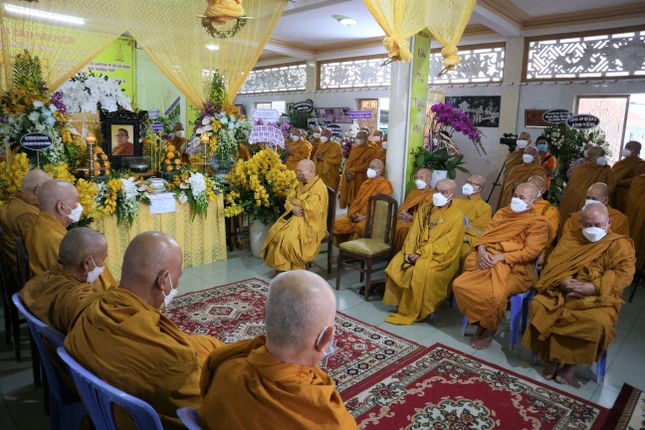 Chư tôn đức tại lễ truy niệm Chư tôn đức tại lễ truy niệm