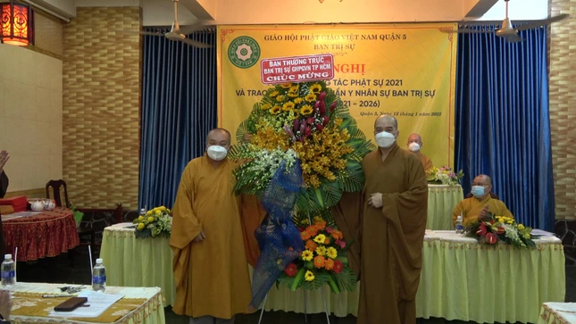 Ban Thường trực Ban Trị sự Phật giáo TP chúc mừng